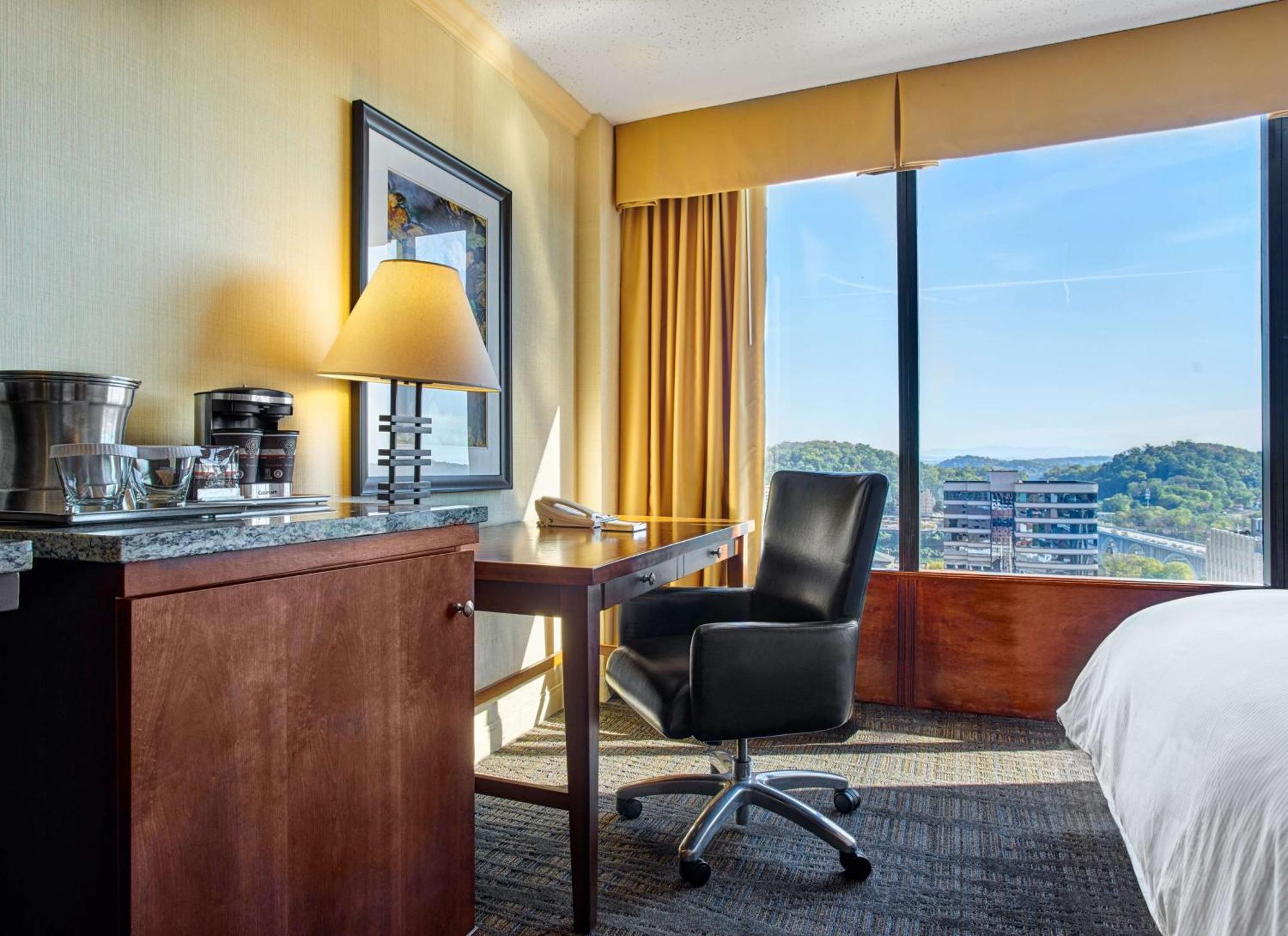 Hilton Ноксвилл Экстерьер фото
