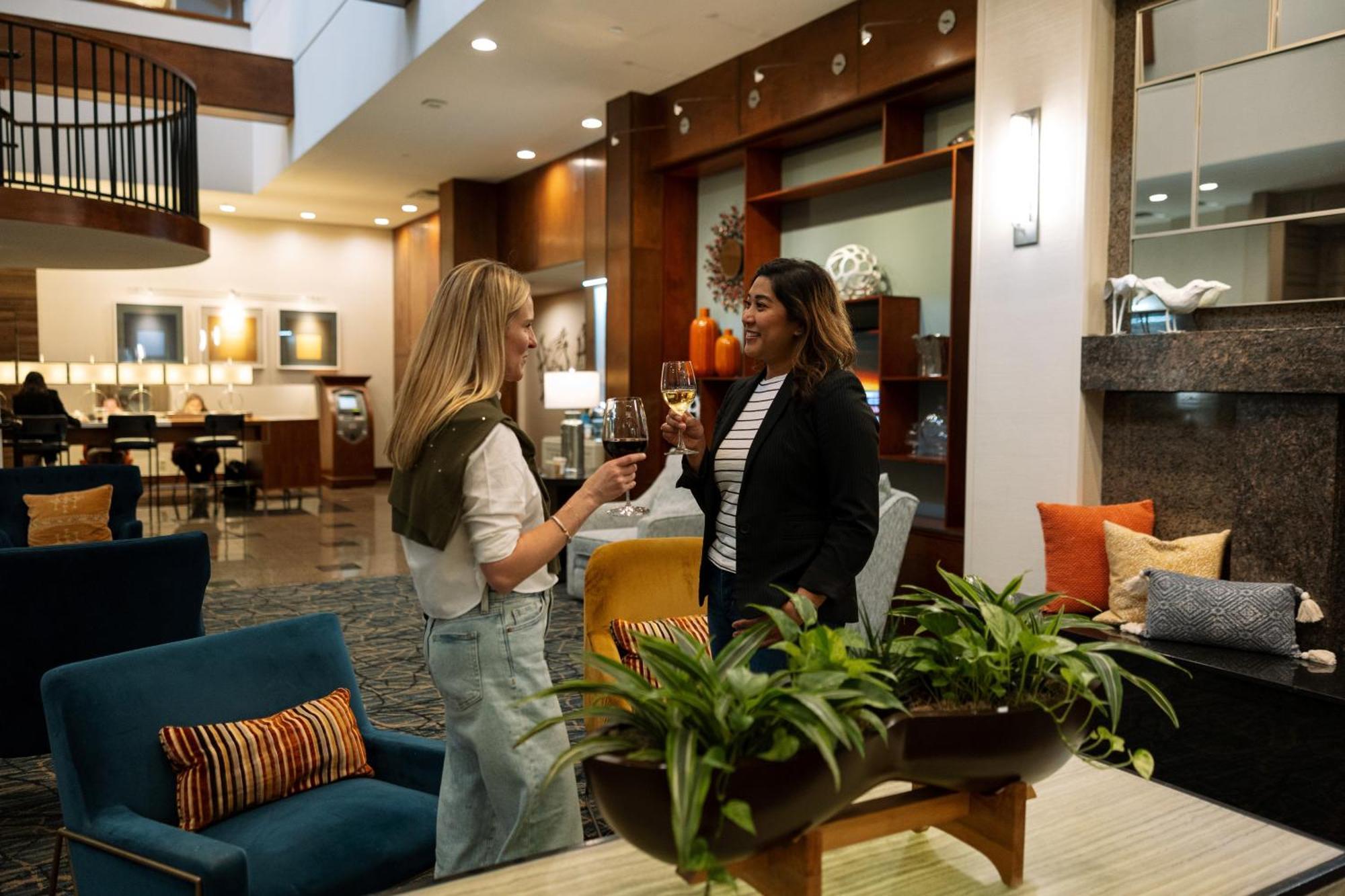 Hilton Ноксвилл Экстерьер фото